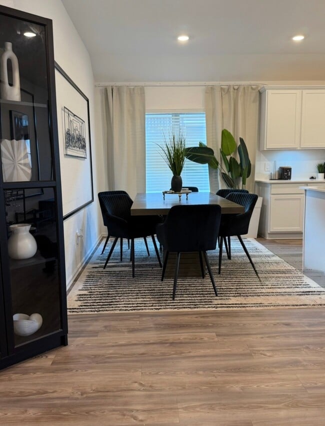 Photo - 3618 Oakvale Dr