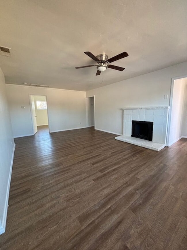 Photo - 8818 56th St Unidad 1