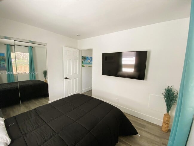 Photo - 3208 Canal Dr Unit 4