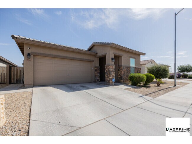 Building Photo - Beautiful 3/2 Phoenix House!