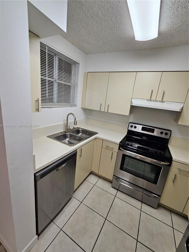 Photo - 14951 SW 82nd Ln Unidad 17-504