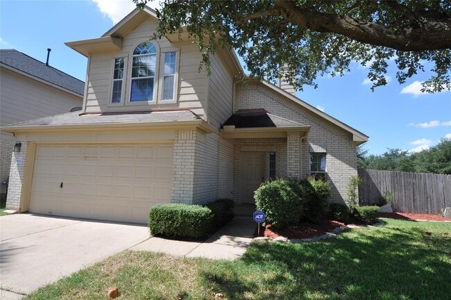 Building Photo - 5823 Ridgebluff Ln