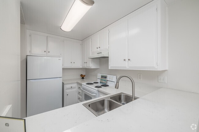 1 habitación, 1 baño - 830 pies cuadrados - Cocina - Riviera Vista Apartments