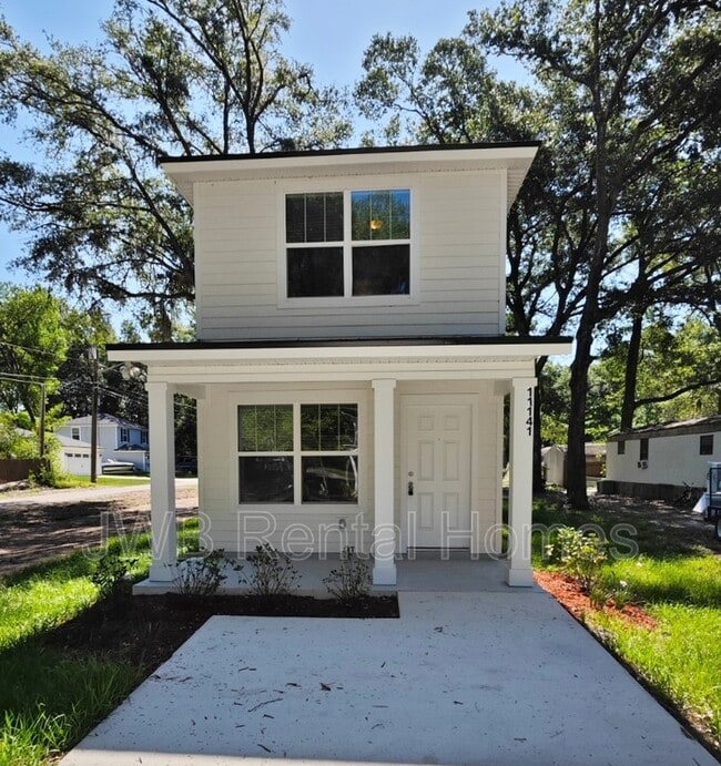 Building Photo - 11141 Pine St Rental