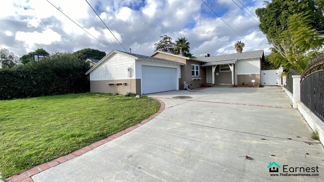 Bright 3-Bedroom + 2-Bathroom Home in Vall... - Bright 3-Bedroom + 2-Bathroom Home in Vall...