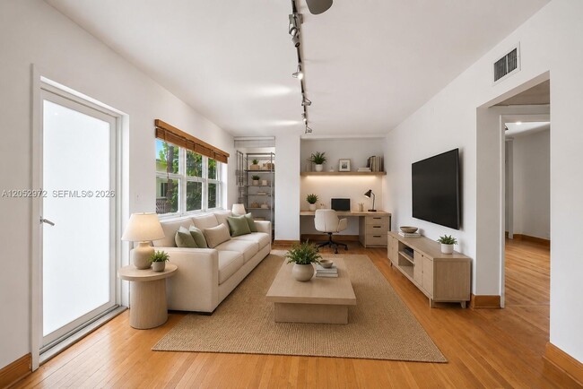 Photo - 1100 Venetian Way Unit 2B