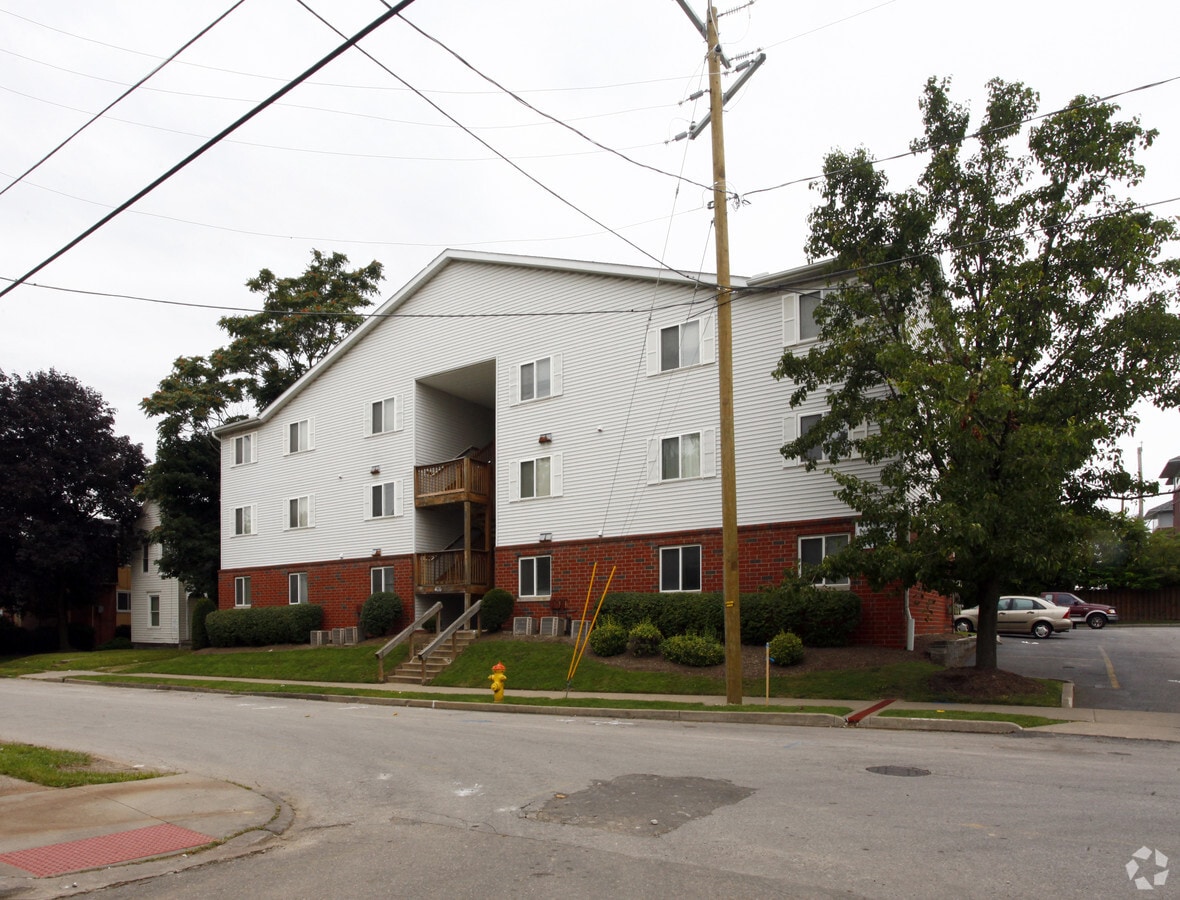 Roo Commons - Roo Commons Apartments