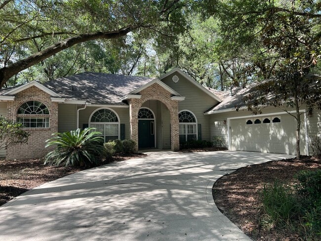 Building Photo - 2414 SW 98 Dr