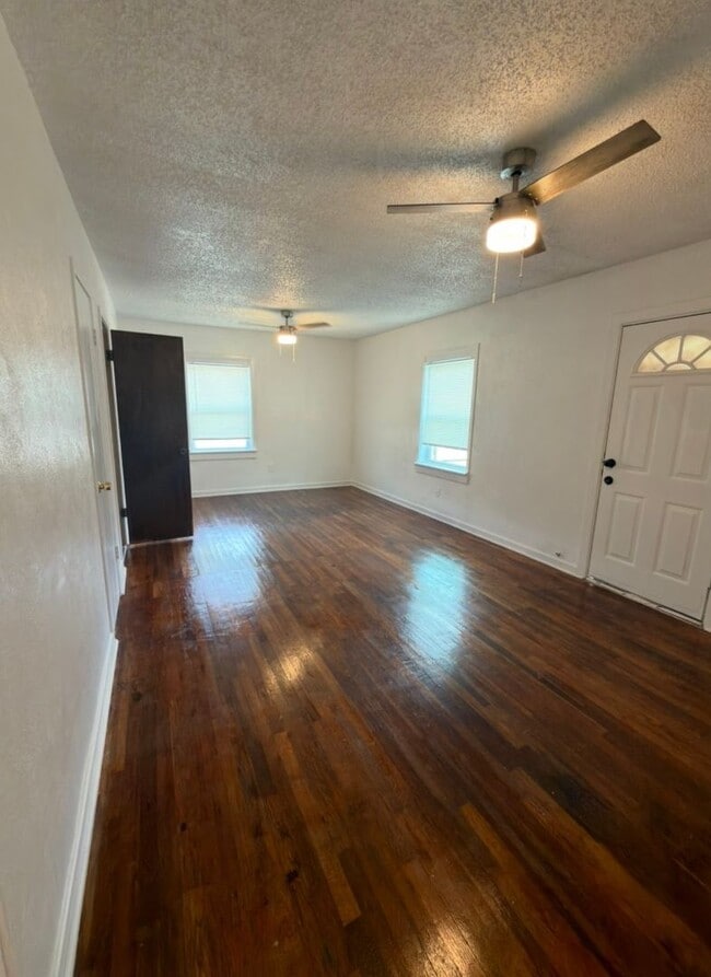 Photo - 2201 23rd St Unit Front