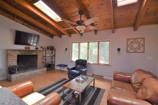 Photo - "Hoosier Daddy"- This fully furnished, tur...