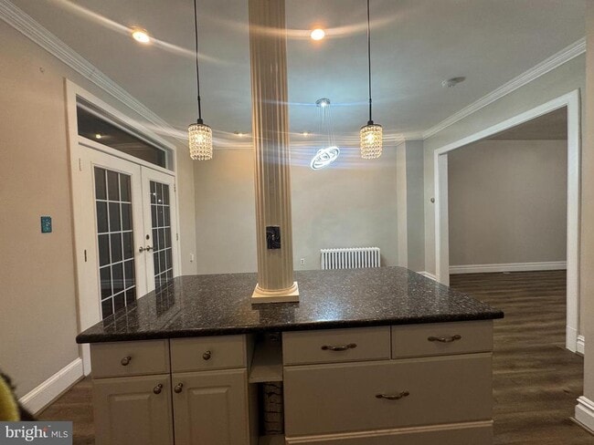 Photo - 228 Ascot Pl NE