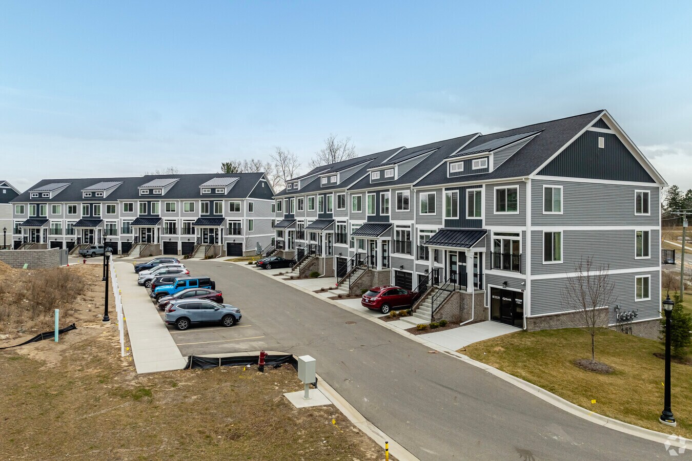 Alternate Building View - Bristol Ridge