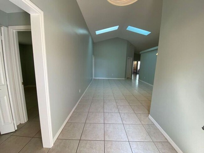 Photo - 4 Bedroom 2 Bath home in Winter Springs for RENT!