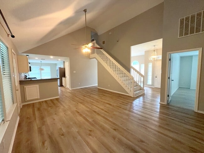 2106 Lexington Woods Dr