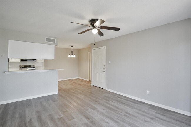 12955 Woodforest Blvd Unidad 54