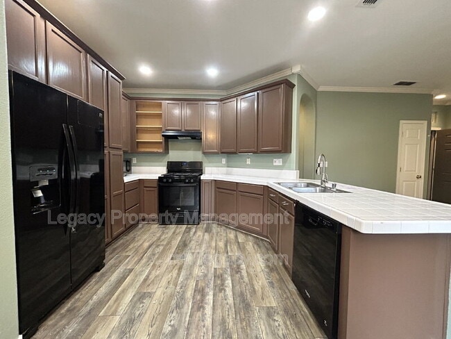 Photo - 1867 Malachite Way