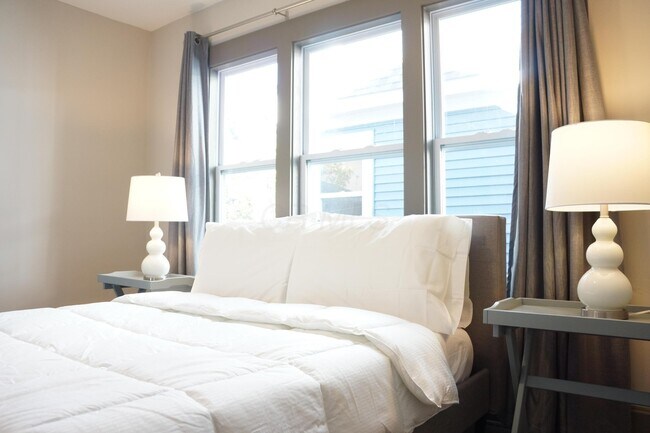 Photo - 2310 Summit St