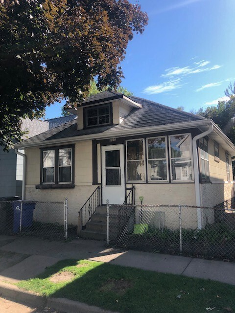 Building Photo - Single Family Home located south of Como P...