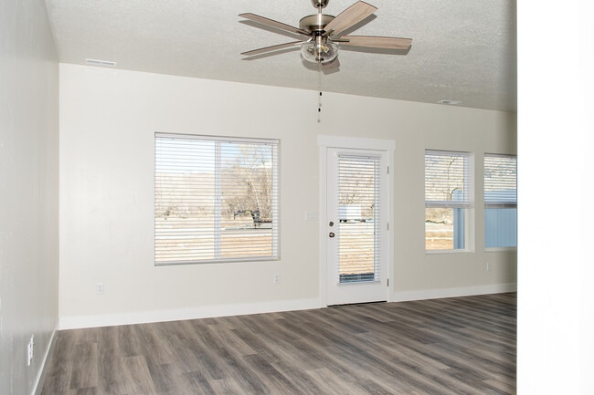 Photo - 106 W 425 N