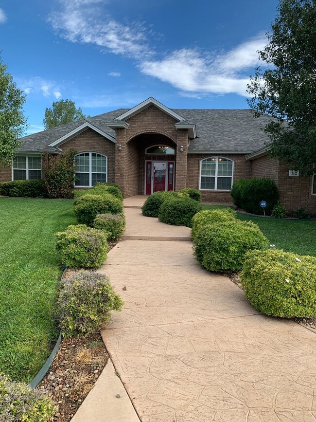 4 bedroom 21/2 bath home - 4 bedroom 21/2 bath home