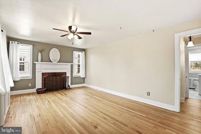 Photo - 30 Upper Ferry Rd