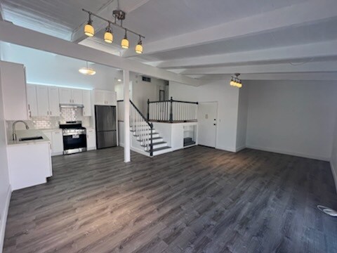 Photo - 7924 Woodman Ave Unit 20