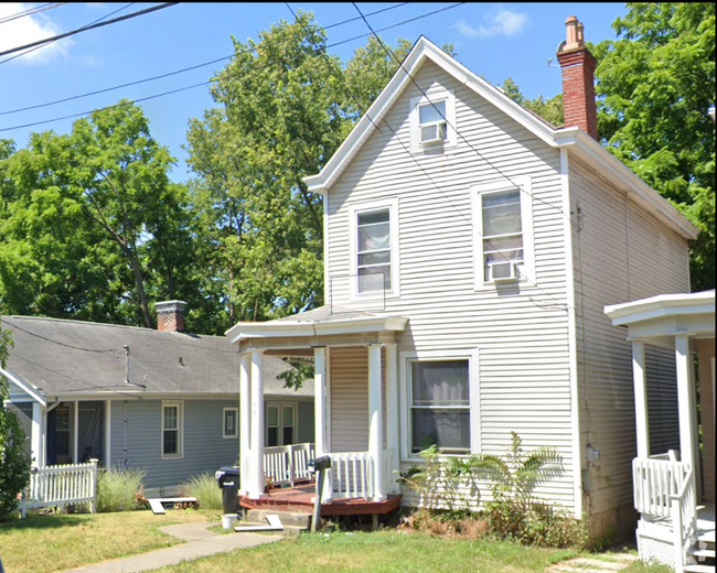 Building Photo - 753 Woodlawn Ave Rental