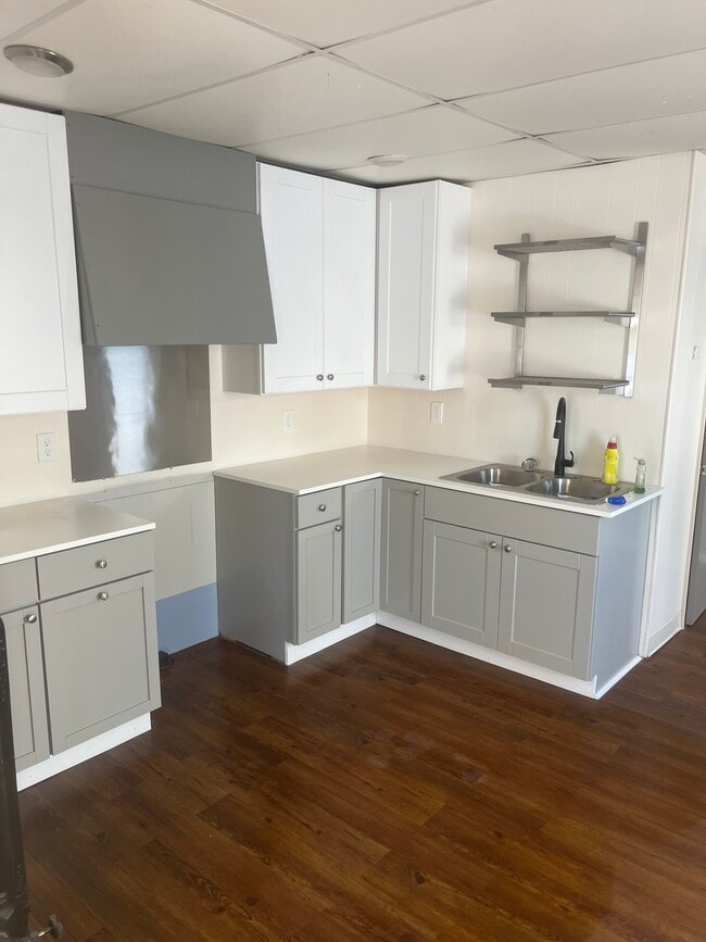 Photo - 613 E 3rd St Unidad 2