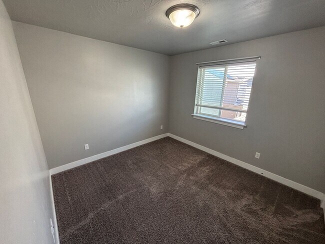 98 W 550 N Unidad Bedroom 4 - 4