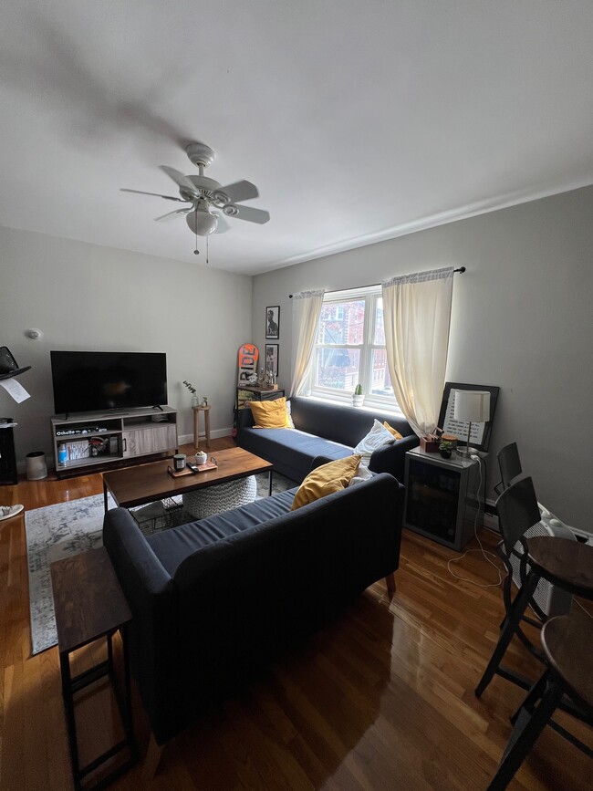Photo - 111 Gainsborough St