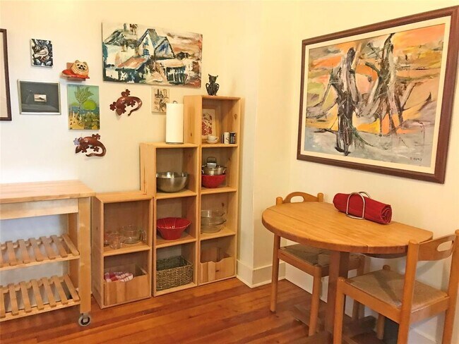 Photo - 1002 E 44th St