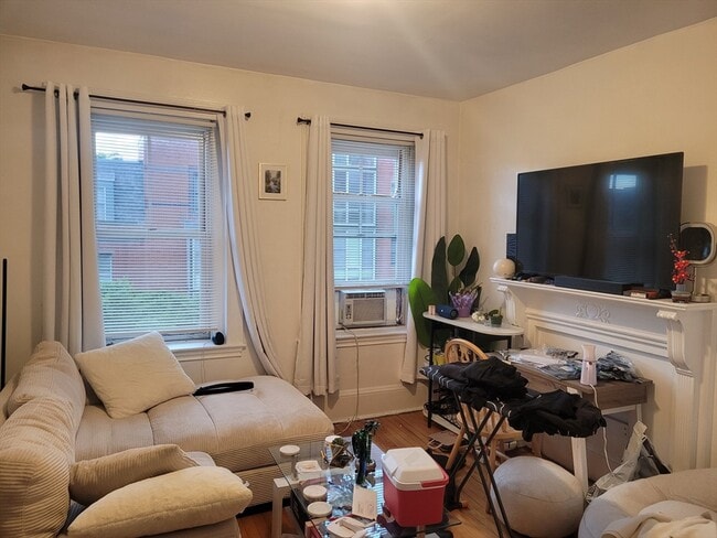 Building Photo - 109 Dartmouth St Unit 25