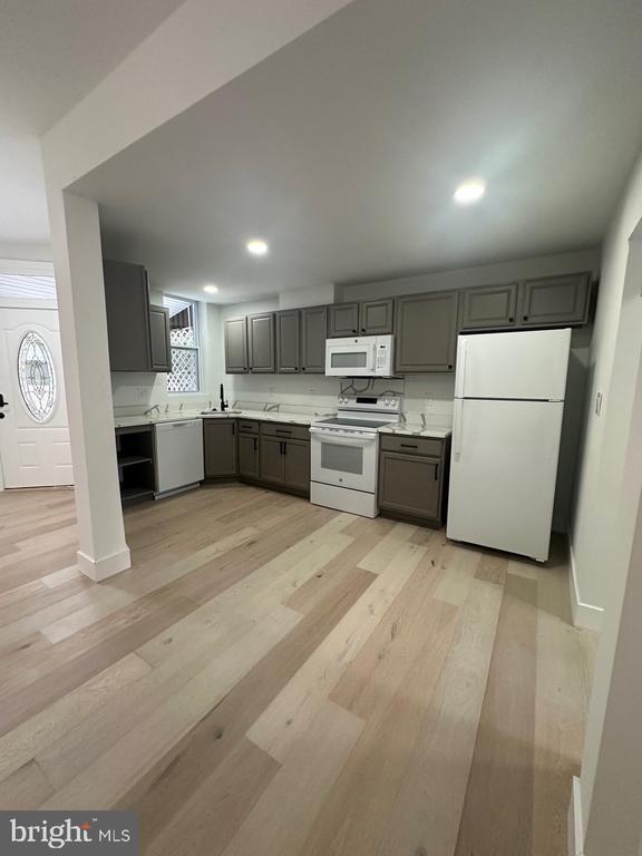 Photo - 745 Kenyon St NW