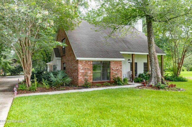 Photo - 308 Burdin Rd