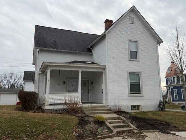 Building Photo - 22 1/2-22 1/2 Willis Ave Unit 22 1/2