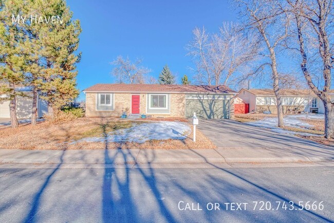 Updated 3 Bed Home near Cherry Creek Reser... - Updated 3 Bed Home near Cherry Creek Reser...