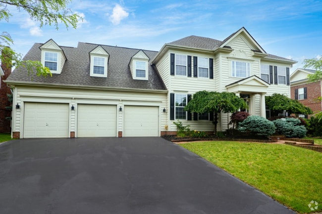 Building Photo - 7200 Fernridge Dr Rental