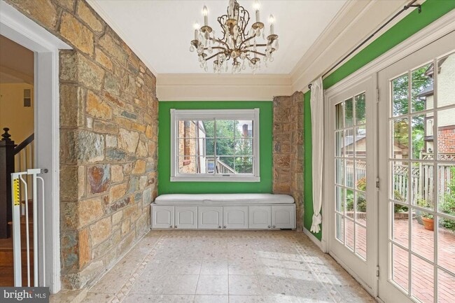 Photo - 4613 Langdrum Ln