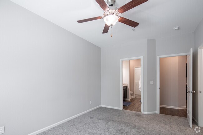 2BR, 2BA - 1,146SF - Primary Bedroom