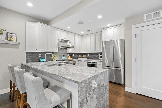 Photo - 309 E St Unit 22