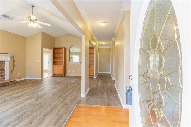 Photo - 300 McKendree Ct