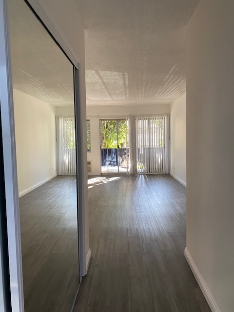 Photo - 1335 N Detroit St