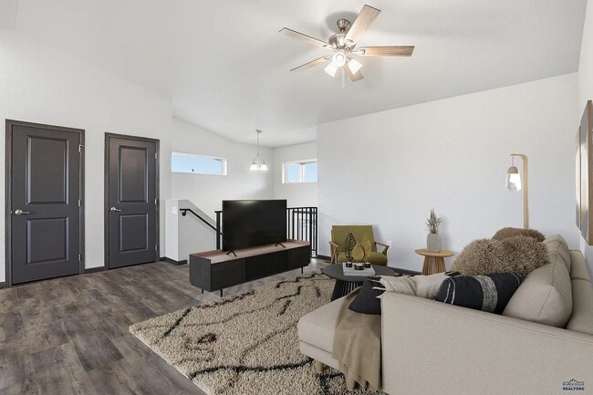 Photo - 429 Yelner Dr