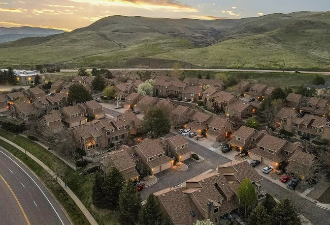 Building Photo - 1815 S Deframe St