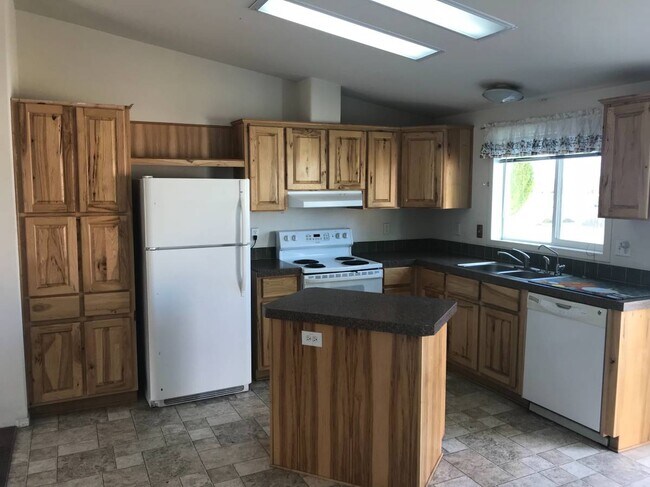 Photo - 1163 Thomas Dr