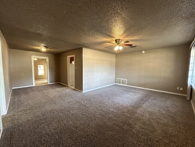 Photo - Beautiful Home Located Near Medical District & Tech Campus!