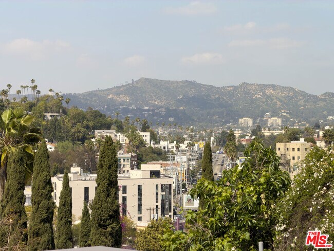 Photo - 845 N La Fayette Park Pl