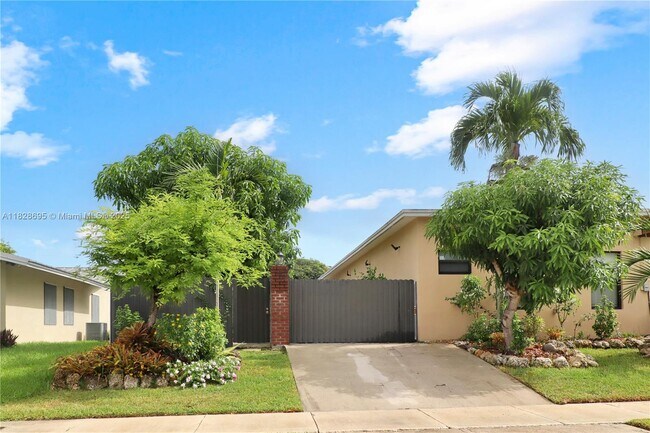Photo - 15730 SW 103rd Ave Apartamento Unidad 1