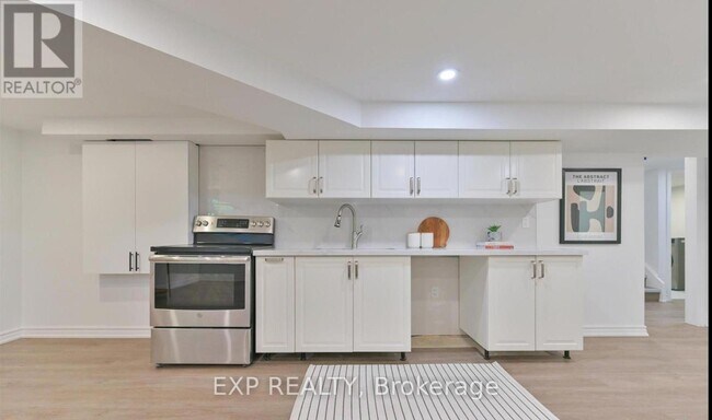 Photo - 421 Browndale Crescent