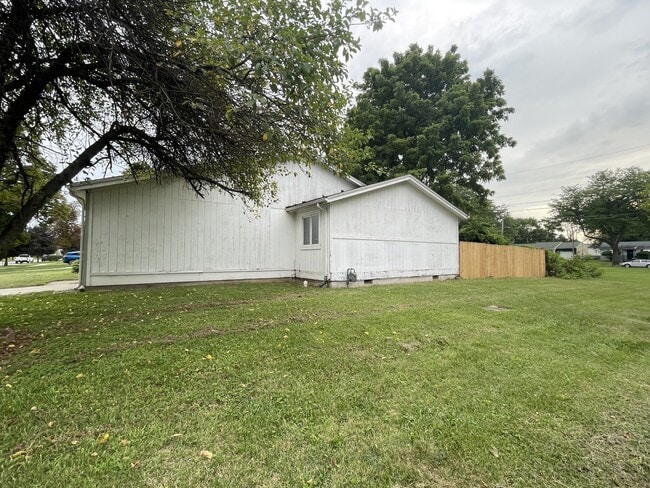 2104 N 14th St